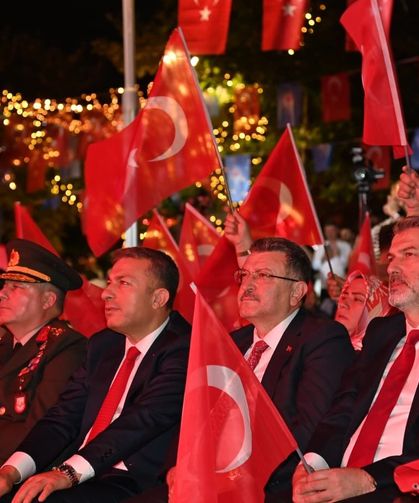 BAŞKAN GENÇ: “TRABZON, 15 TEMMUZ GECESİ DEMOKRASİYE SAHİP ÇIKTI”