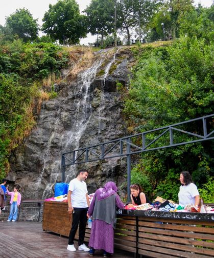 VOLKAN KONAK SEYİR TERASI VE YÜRÜYÜŞ YOLU’NA RENK KATAN YENİLİK