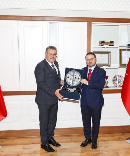 BAKAN GÜRLEK’TEN TRABZON BÜYÜKŞEHİR BELEDİYESİ’NE ZİYARET