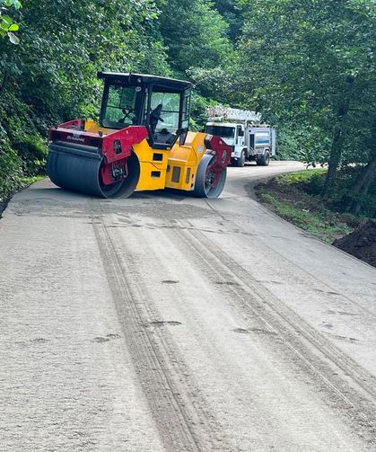 TRABZON’DA 4 İLÇEDE 13 KİLOMETRELİK YOL KURU BETONLA KAPLANDI