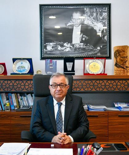 AKAÇ: “ÇEBİ’Yİ, SORUMLU BİR SİYASETÇİ GİBİ DAVRANMAYA DAVET EDİYORUM”