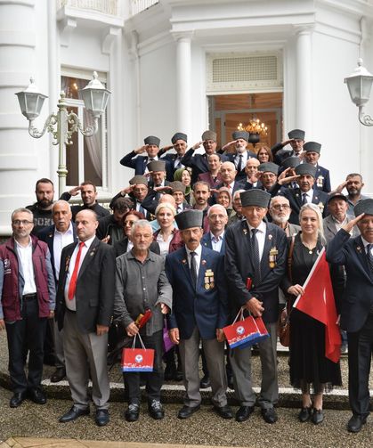 TRABZON'DA GAZİLERE DUYGULANDIRAN SÜRPRİZ