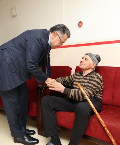 BAŞKAN GENÇ'TEN YAŞLI ÇINARLARA ZİYARET