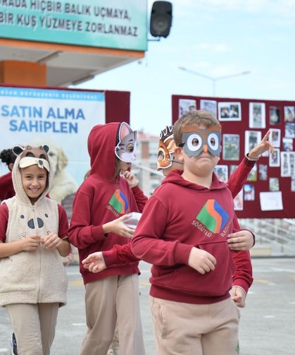 BÜYÜKŞEHİR'DEN HAYVAN SEVGİSİ İÇİN RENKLİ ETKİNLİK