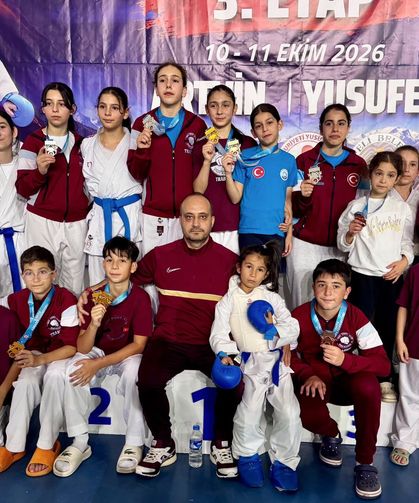 1461 FİGHT CLUB KARATE TAKIMI YUSUFELİ’NDE ZİRVEYE ÇIKTI