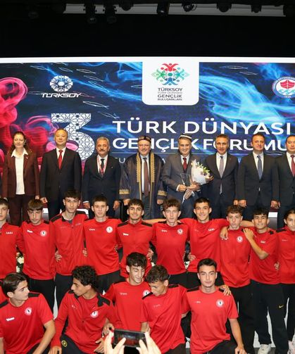 TÜRK DÜNYASI'NIN GENÇLERİ TRABZON’DA BULUŞTU