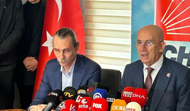 Oyuncu Erdal Beşikçioğlu, CHP Ankara İl Başkanlığını ziyaret etti