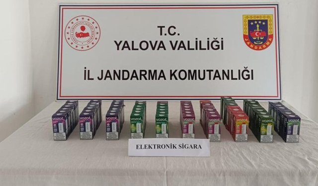 Yalova'da motosiklete gizlenmiş 63 elektronik sigara ele geçirildi