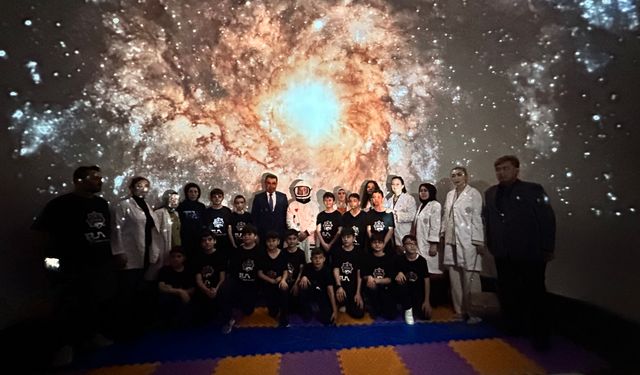Alper Gezaravcı ilham oldu: Öğrenciler planetaryumda uzayı keşfetti