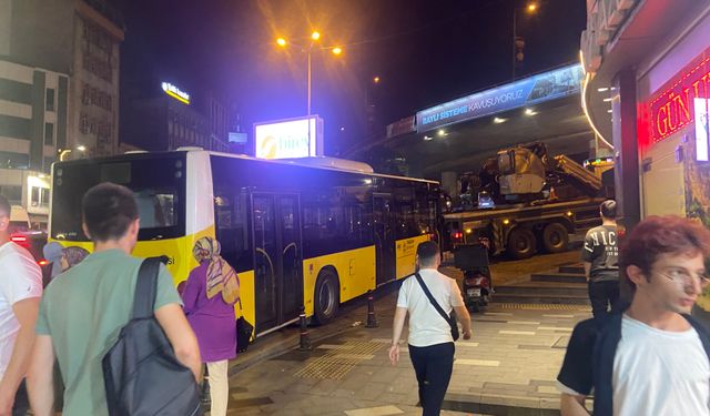 Trabzon’da belediye otobüsü yolda kaldı