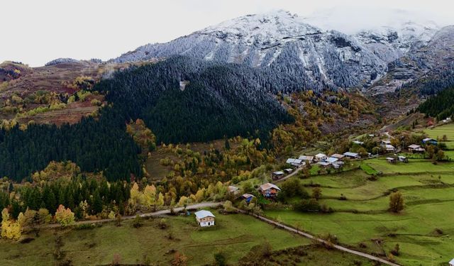 Şavşat’ta sonbaharın renkleri kışa hazırlanıyor