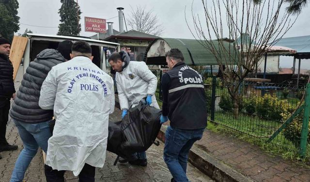 Çay bahçesinde kanlar içerisinde bulundu
