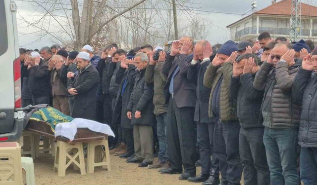 Düzce’deki feci kazada ölen tır sürücüsü Bartın’da defnedildi