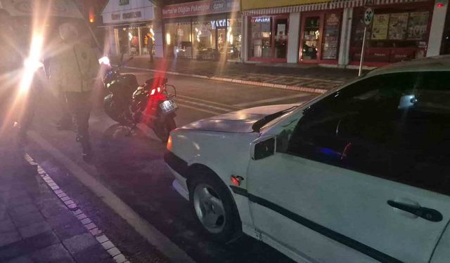 Polis merkezi önünde kaza: 1 yaralı