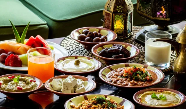 Ramazan Öncesi Uzmanlar Uyarıyor: Beslenme Alışkanlıklarınıza Dikkat!