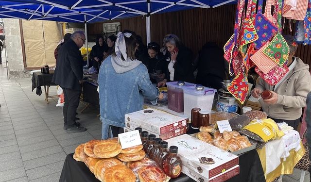 “Trabzon’dan Doğu Karadeniz Bölgesine Yöresel Mutfak Mirası Yaşatılıyor” Kermesine Yoğun İlgi…