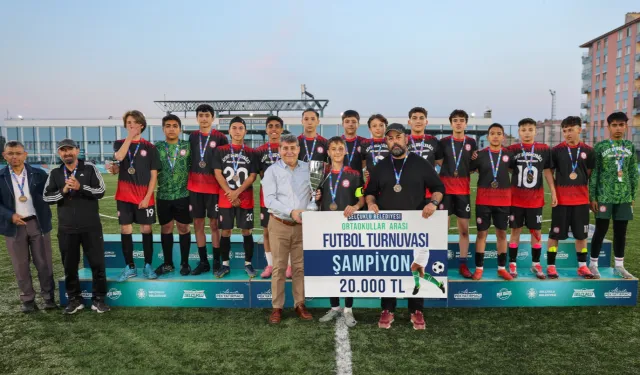 Konya Selçuklu'da ortaokulların futbol heyecanı