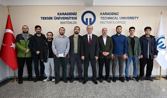 KTÜ’de Rektör-Öğrenci Buluşması: “Geçerken Öğrenci Kulübü” Ziyareti