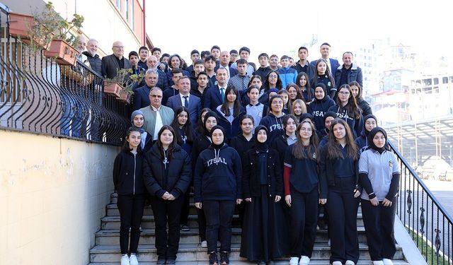 Başkan Ekim, yıl boyunca öğrenciler ve öğretmenlerle buluştu