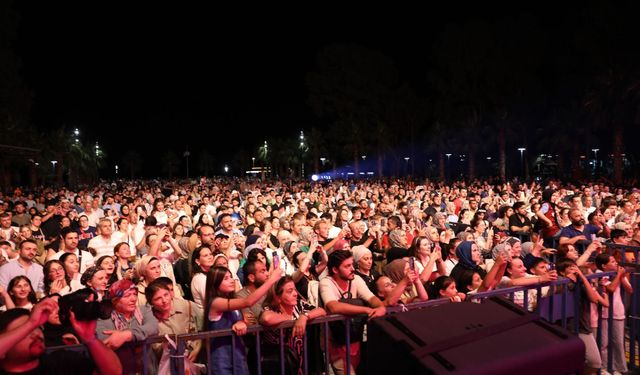 33. Uluslararası Akçaabat Festivali'nde kültür rüzgarı esti