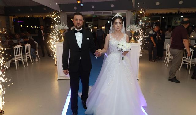 BURCU YELİZ &ÖMER' E MUHTEŞEM DÜĞÜN