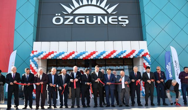 Özgüneş'te 2025 yılının son satış etkinliği fırsatları ile başladı. Büyük indirimler var