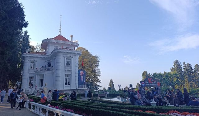 Atatürk Köşkü 10 Kasım'da Ziyaretçi Akınına Uğradı