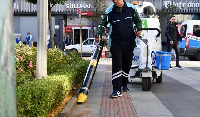 Glutton Mesaiye Başladı