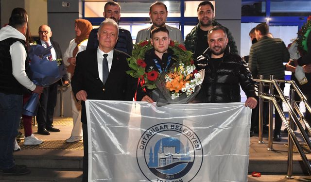 Trabzon’un Şampiyonlarına Görkemli Karşılama