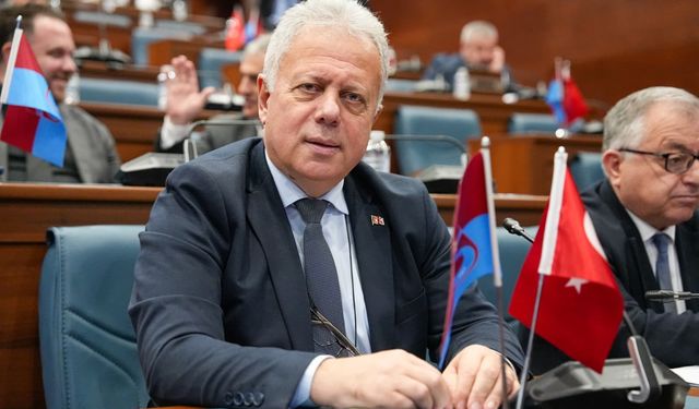 Cüneyit Zorlu, Ayrımcalığa Tepki Gösterdi