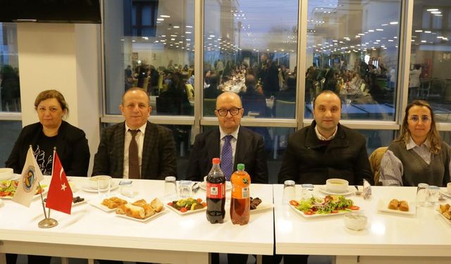 Avrasya Üniversitesi Öğrencileri İftar Sofrasında Buluştu