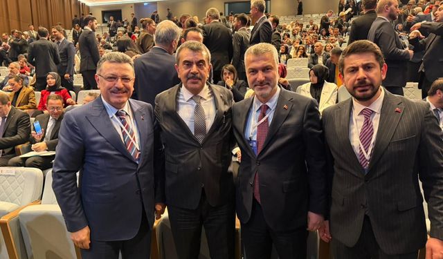 Başkan Genç, Ak Parti Trabzon Teşkilatını Tebrik Etti
