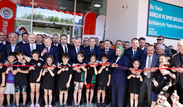 Akçaabat’a Bir Büyük Eser Daha: Yarı Olimpik Yüzme Havuzu Açıldı