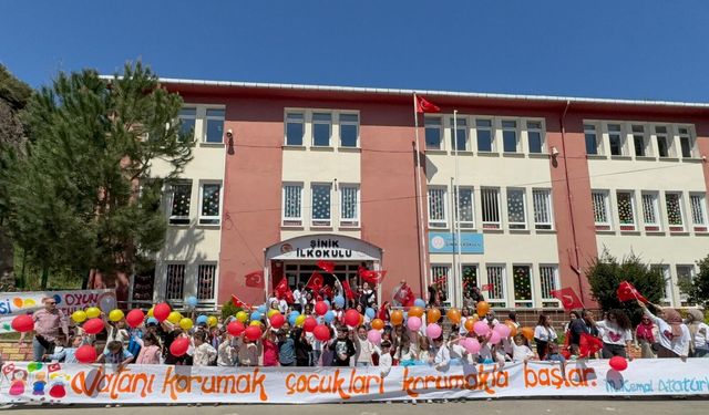 Okul Bahçeleri Çocuk Sesleri, Müzikler ve Oyunlarla Şenleniyor