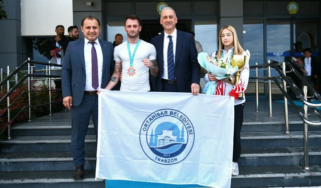 Ortahisar Belediyesi Sporcuları Dünya Kupası’ndan Şampiyonlukla Döndü