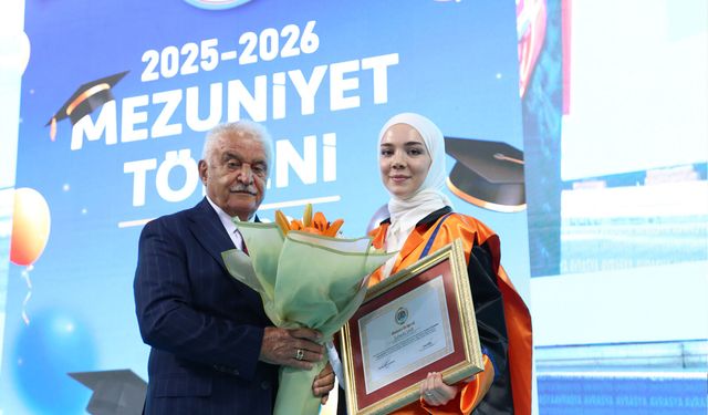 Avrasya Üniversitesi’nde Mezuniyet Coşkusu