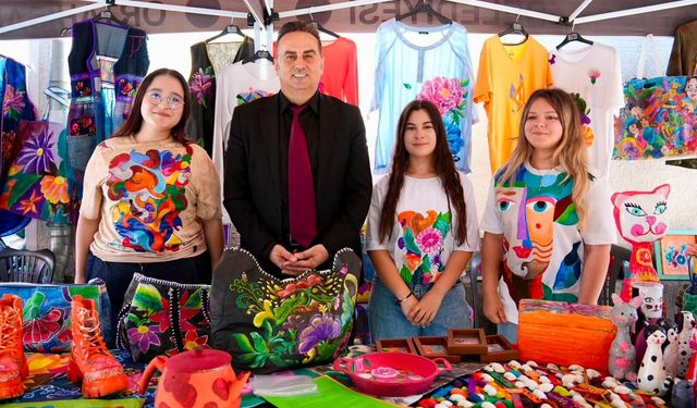 Atık malzemeler sanat  eserine dönüştürüldü