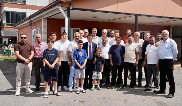 BAŞKAN KAYA, BAHÇECİK DOLMUŞ DURAĞI ESNAFIYLA BULUŞTU