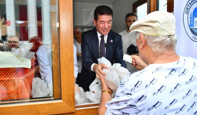 ORTAHİSAR HALK EKMEK, DAR GELİRLİ VATANDAŞA NEFES ALDIRIYOR