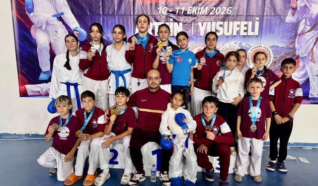 1461 FİGHT CLUB KARATE TAKIMI YUSUFELİ’NDE ZİRVEYE ÇIKTI