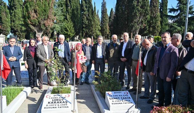 ŞEHİT ASTSUBAY SAMET ÇAKIR KABRİ BAŞINDA ANILDI