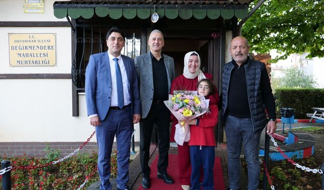 ÖZÇİLİNGİR: “KADIN MUHTARLARIMIZ MAHALLELERİMİZİN GÜÇLÜ SESİDİR”