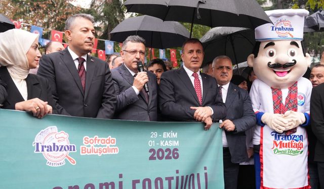 BÜYÜKŞEHİR’DEN GASTRONOMİ FESTİVALİ’NE COŞKULU KORTEJ
