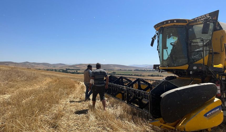 Bayburt'ta Biçerdöverle hasat yapan çiftçilere ve anız yakma yasağına uymayanlara cezai işlem uygulanacak