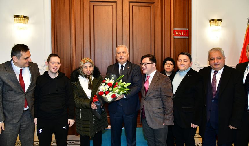 Vali Yıldırım, 3 Aralık Dünya Engelliler Günü’nde Özel Bireylerle Buluştu