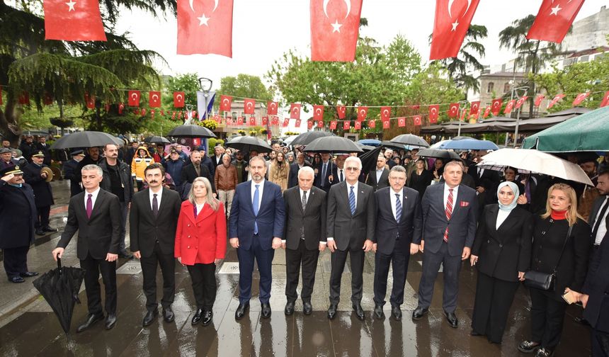 25. Uluslararası Karadeniz Tiyatro Festivali başladı "Trabzon'a yeni bir tiyatro salonu gerekli"