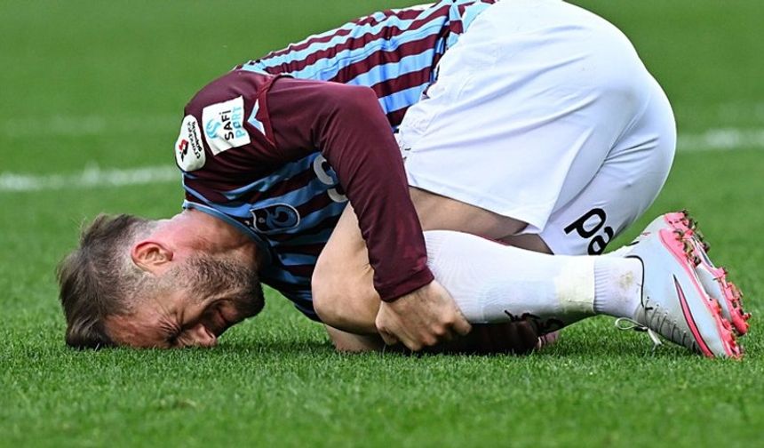 Trabzonspor-Galatasaray derbisinde tartışmalı pozisyon: Penaltı beklediler, ofsayt çıktı