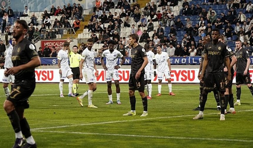 Trabzonspor’dan hakem kararlarına tepki! "Yazıklar olsun"