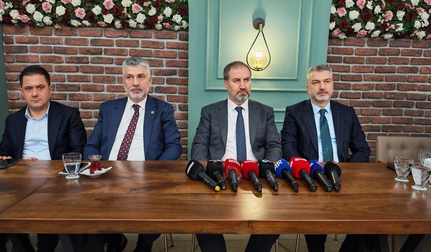 AK Parti Trabzon Teşkilatı Basınla Buluştu: "Meydan'da Çay İçmek Yerine Proje Takibindeyiz"