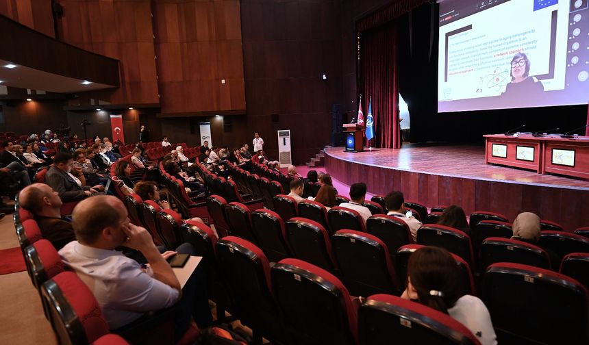 KTÜ’de Düzenlenen “PhysAgeNet&EGRAPA Konferansı” Başladı
